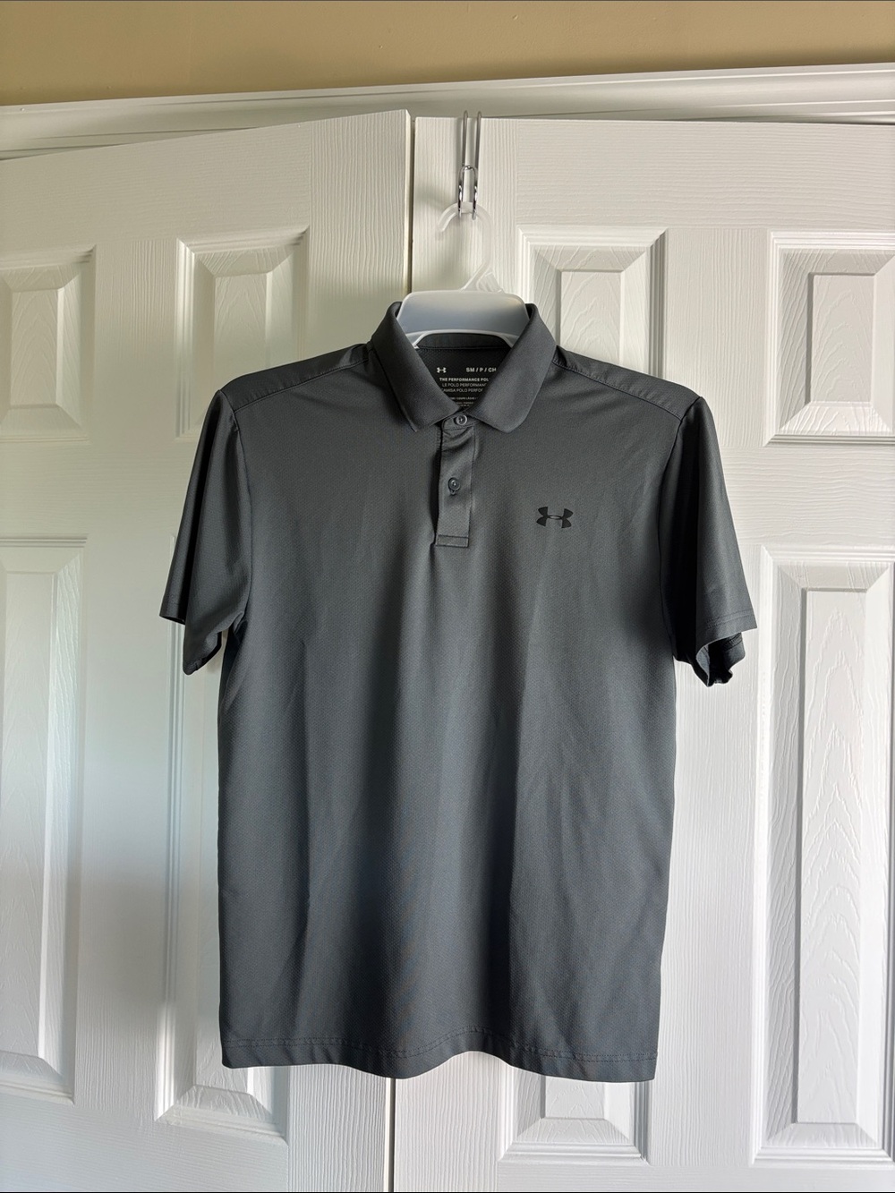 Under Armour Performance Polo Men size S, Gray Color
